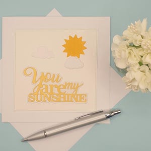 Una tarjeta especial con la frase "Eres mi sol". Para esposa, novia o mejor amiga. Tarjeta positiva, alentadora y cariñosa. Exclusiva y hecha a mano.