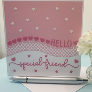 Een wenskaart met de tekst 'Hallo speciale vriend'. Kaart voor beste vriend. Vriendschapskaart. Uniek, speciaal en handgemaakt.