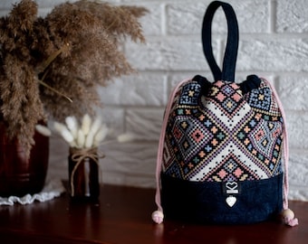 Elegante bolsa para proyectos con cordón, hecha a mano, de tamaño mediano, regalo perfecto para tejedores, fabricada en Ucrania