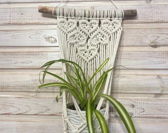 Macetero colgante de macramé estilo boho chic: decoración del hogar hecha a mano