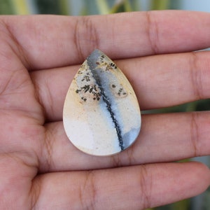 Maligano jasper cabochon