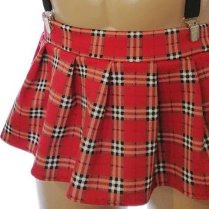 Conjunto de falda a cuadros para cosplay de hombre, falda plisada con pajarita y tirantes, traje de festival hecho a mano. imagen 1