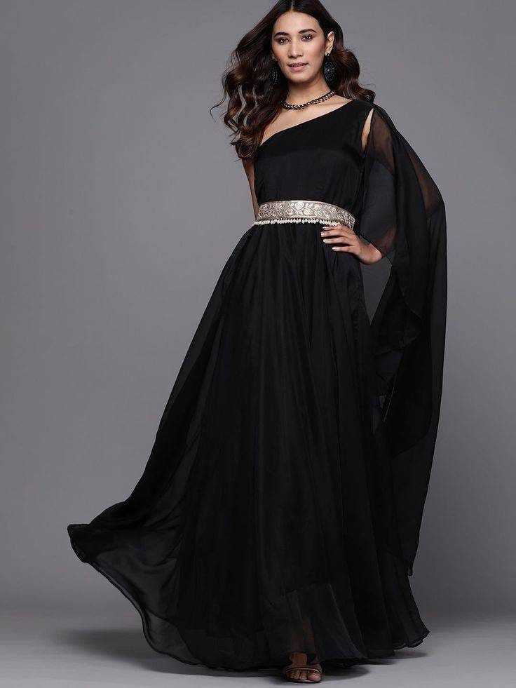 Gorgeous And Beautiful Sabhyasachi Dresses that difinitely took your  hearts! | Sabyasachi dresses, Chiffon blouses designs, Glamorous evening  gowns