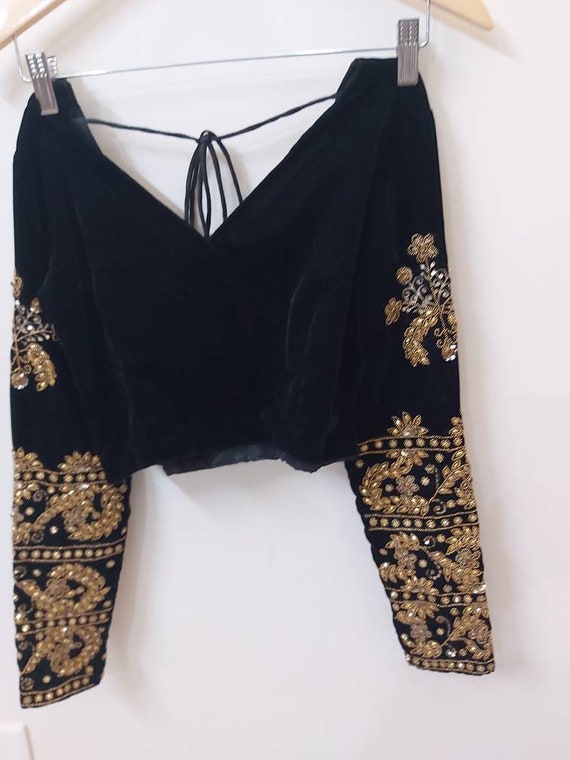 Black velvet best sale blouse