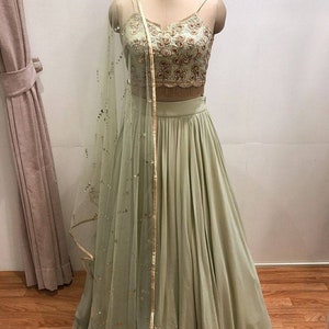 Festive wear Custom made lehenga choli in custom colors embroided blouse designer wedding party wear indian lehenga choli skirt crop top