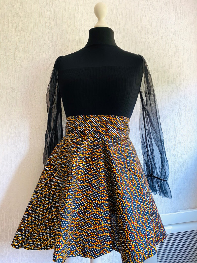 High-waisted skater skirt in wax image 5