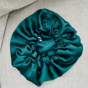 Bonnet de nuit en satin uni haute qualité bonnet protecteur Cheveux charlotte en tissu élastique super maintien choix de couleur image 2