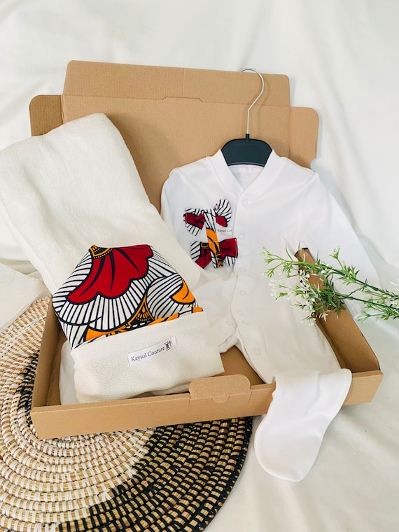 Kit de naissance 6 pièces avec pyjama personnalisé - Mini nous