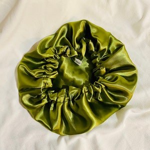 Bonnet de nuit en satin uni Vert olive haute qualité bonnet protecteur Cheveux charlotte en tissu élastique super maintien zdjęcie 3