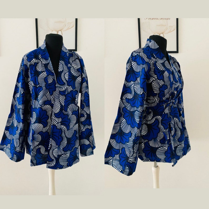 Gilet kimono en wax Rouge style asiatique tissu au fleurs africaines veste légère en wax veste tissu africain avec ceinture Capsul Bleu Roi