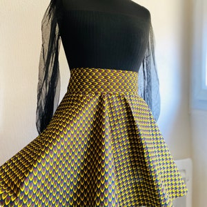 High-waisted skater skirt in wax image 4