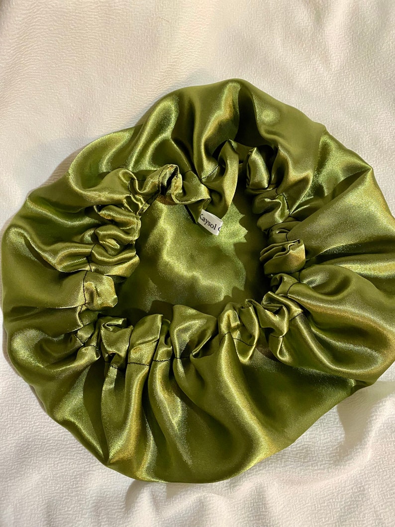 Bonnet de nuit en satin uni Vert doré haute qualité bonnet protecteur Cheveux charlotte en tissu élastique super maintien image 2