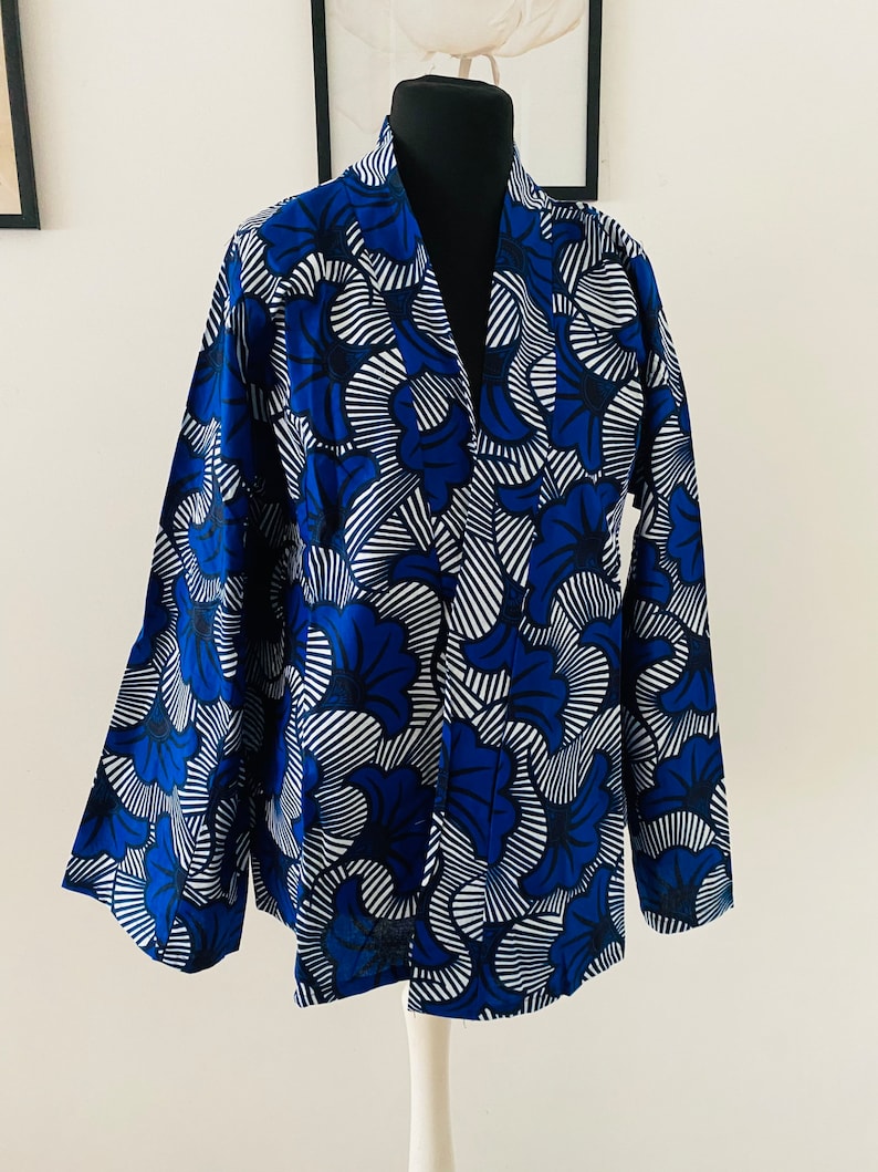 Gilet kimono en wax Rouge style asiatique tissu au fleurs africaines veste légère en wax veste tissu africain avec ceinture Capsul image 5