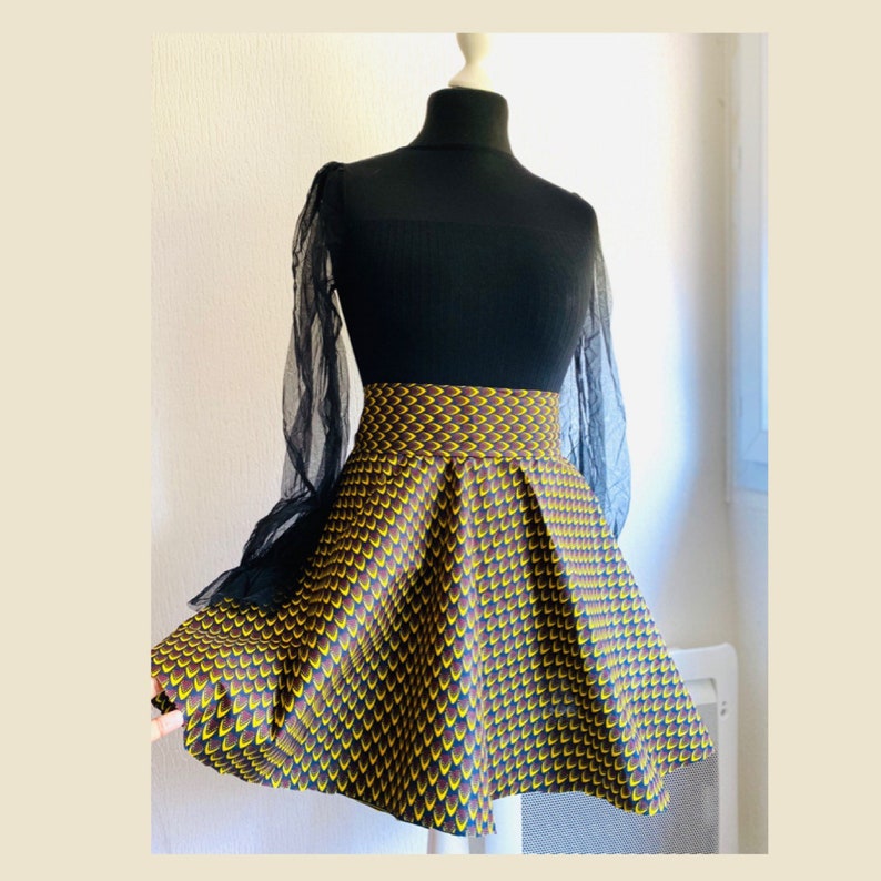 High-waisted skater skirt in wax image 1