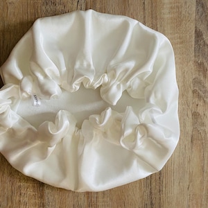 Night cap in satin plain cream high quality protective cap Hair charlotte elastic fabric super support