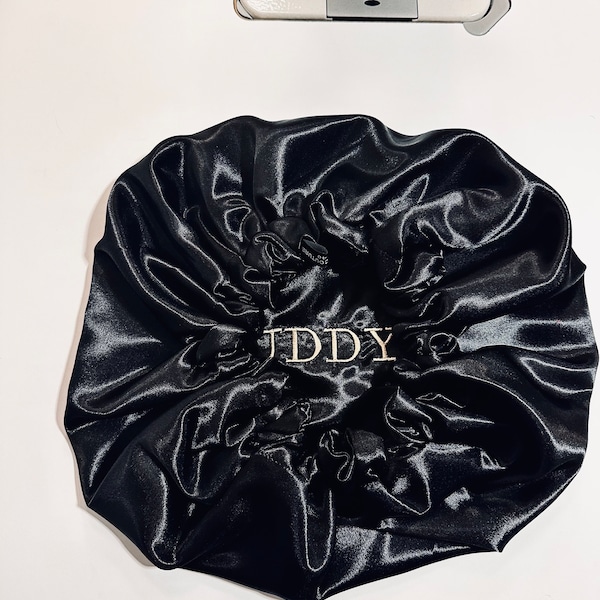 Bonnet en satin personnalisé - Noir - Satin de haute Qualité - idée cadeau St Valentin