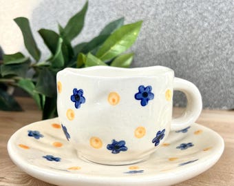 Taza de cerámica pintada a mano con platillo: Juego de tazas de té con flores azules