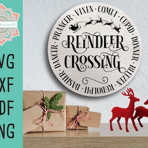 Reindeer Crossing Christmas Cut File per Silhouette e Cricut, Holiday SVG, Christmas Round SVG Design