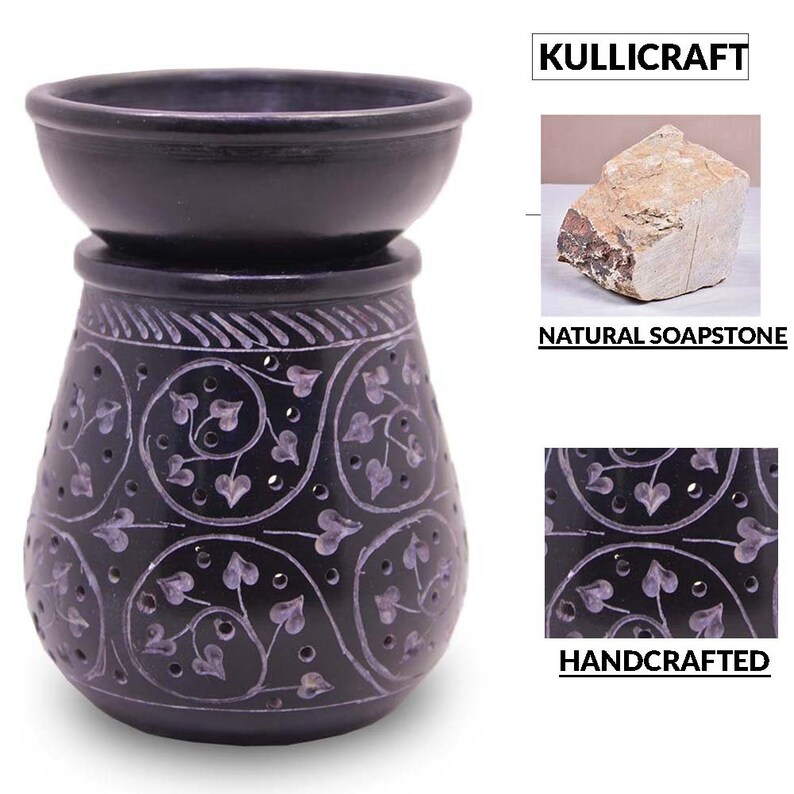 Puede incluir: Un quemador de aceite de esteatita negro con un dise&ntilde;o floral. El quemador est&aacute; hecho a mano y de esteatita natural. KULLICRAFT est&aacute; impreso en la imagen.