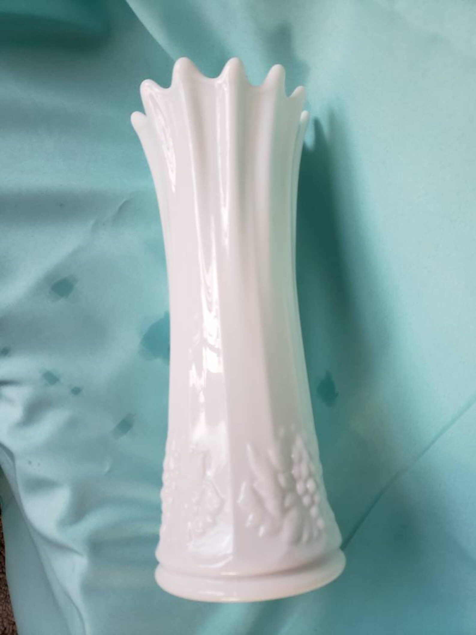 Westmoreland White Milk Glass Paneled Grape Vine Pattern Vase Etsy