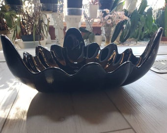 Tiara Black Indiana Glass Co |Amethyst-Dreieck 3-seitige Schale Scalloped Edge| Ausgebogene schwere Amethystglasschale | Schwarze Indiana Glas Schüssel