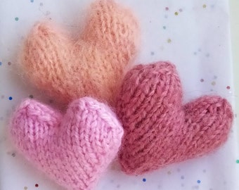 Knitting pattern for a heart, 3D knitted heart, volumetric heart, softness in the shape of a heart, knitting pattern for a tiny heart. PDF