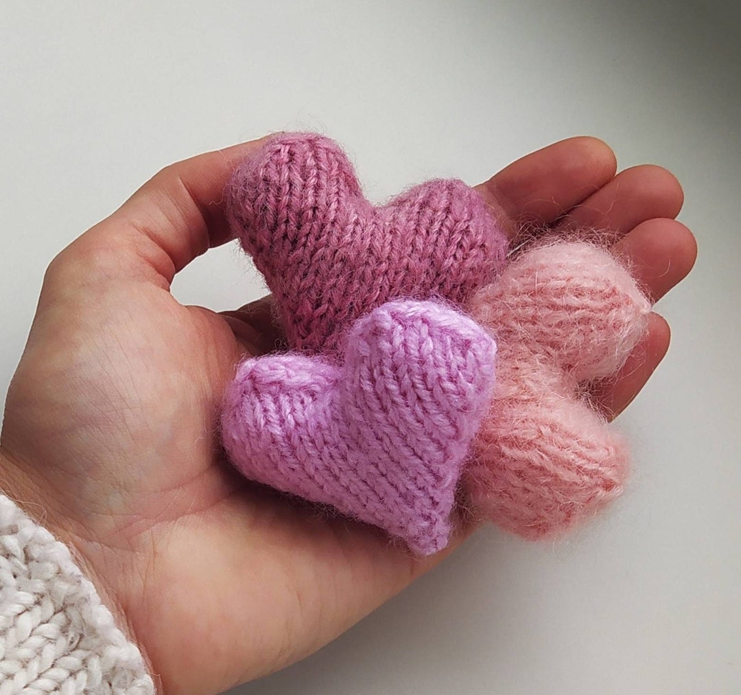 Knitting Pattern for a Heart, 3D Knitted Heart, Volumetric Heart