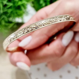 Classic 14K Gold Moroccan Bangle, Vintage Oriental Bracelet, Slip on Gold Bangles
