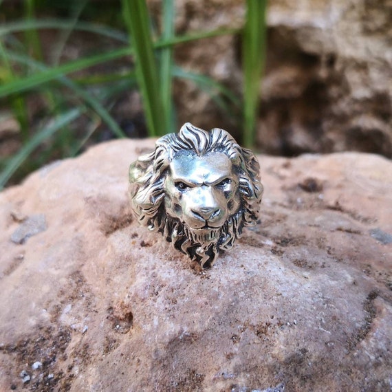 92.5% sterling silver handmade king lion head face for men's and boys  gifting, stylish luxury lion ring sr362 | TRIBAL ORNAMENTS