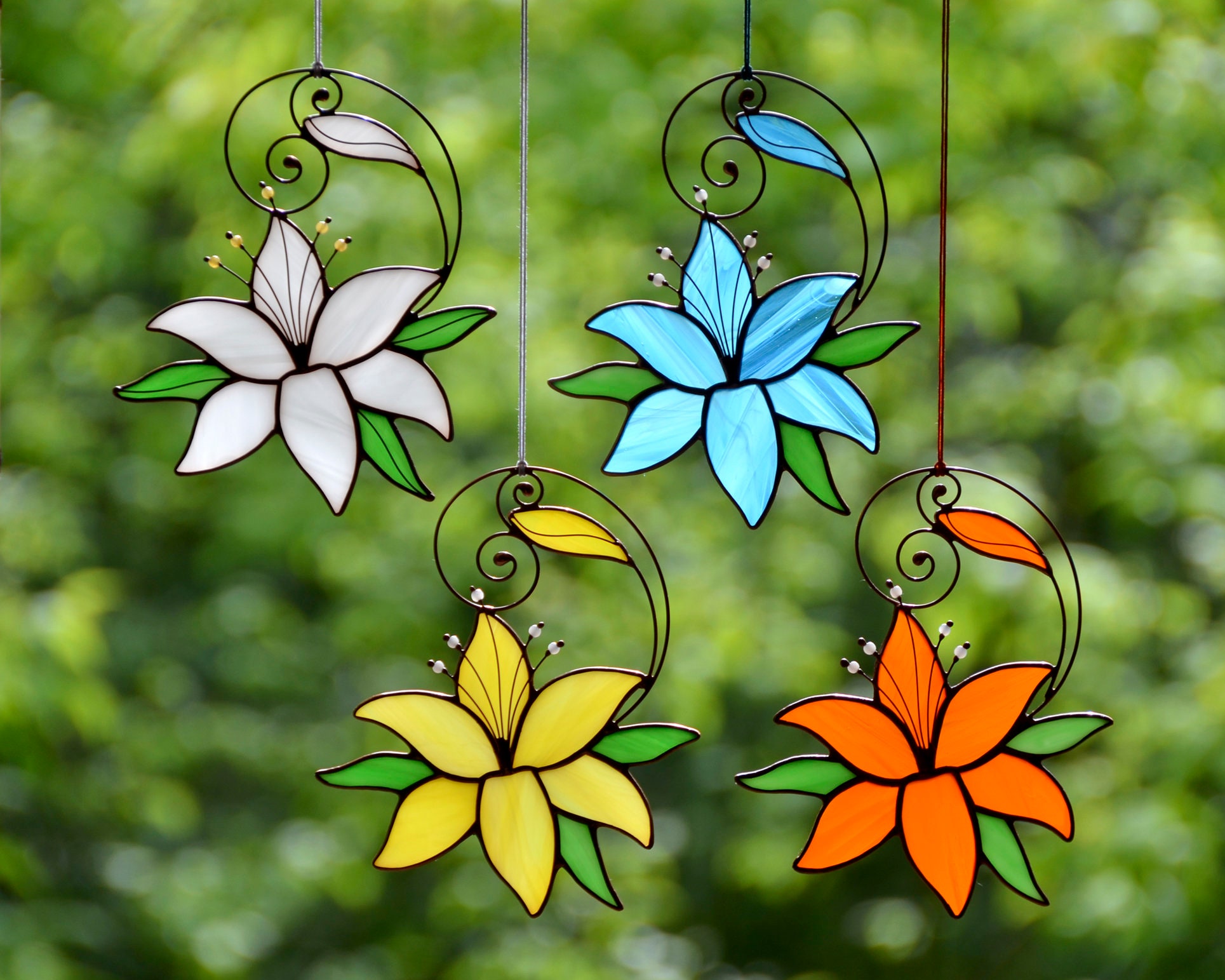 HAOSUM Lily Flower Stained Glass Window Hangings Suncatcher Home Decor Gift for Women,Mom 7.1×5.1, White 