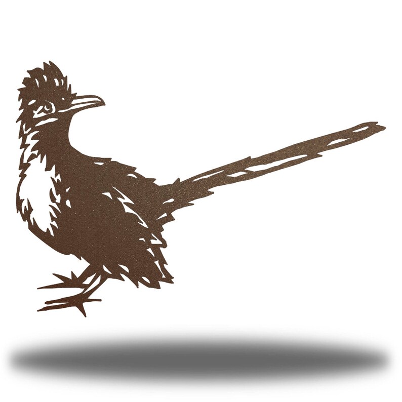 Pu&ograve; includere: Una silhouette di un roadrunner in metallo marrone con una lunga coda e un becco appuntito.