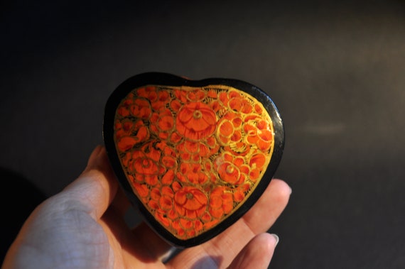 Heart shaped trinket or jewelry box - Indian Kash… - image 2