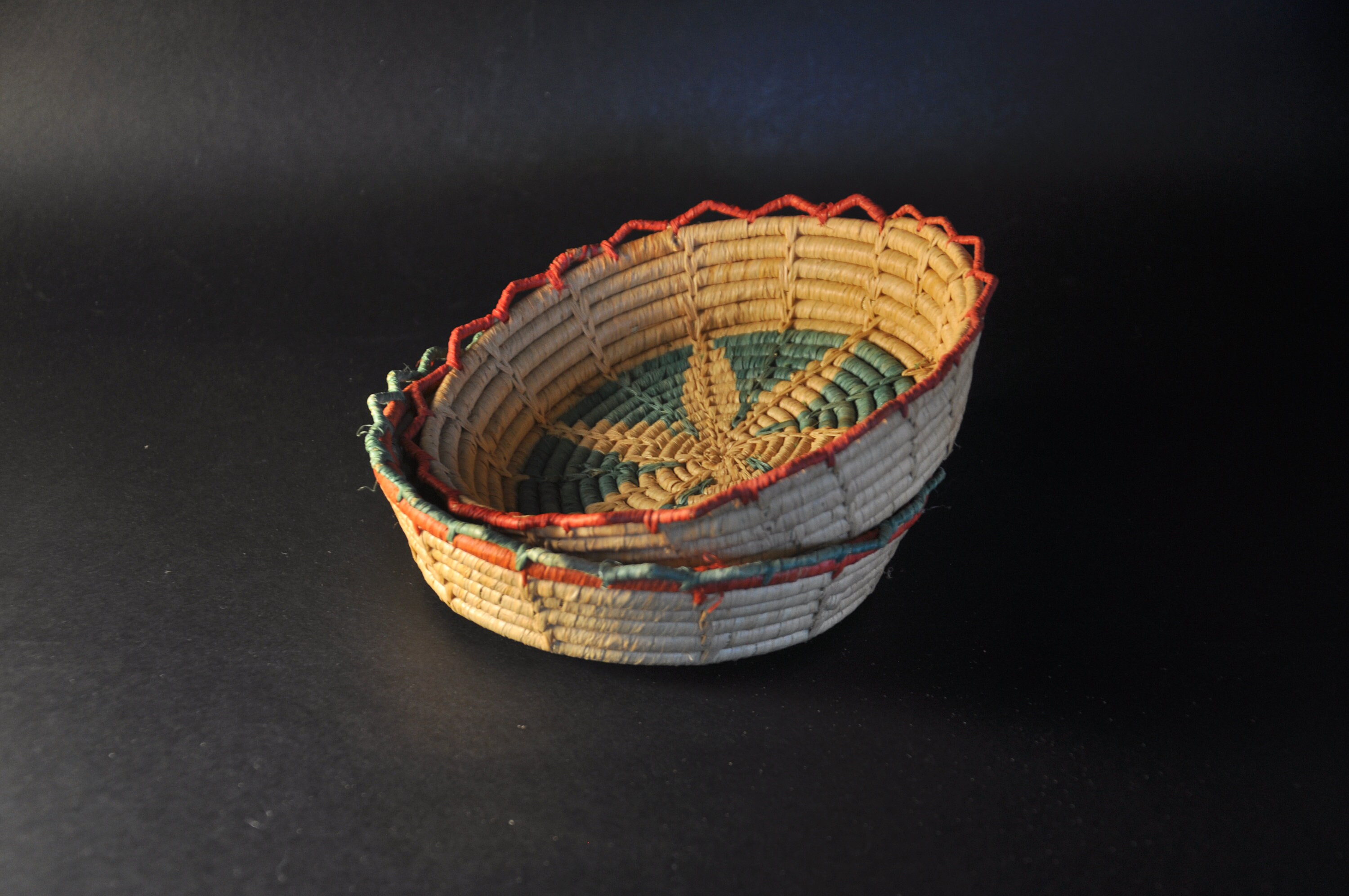 Paire | 2 de Plateaux ou Paniers Folkloriques Tribaux Tissés - Style Africain Boho Bohème