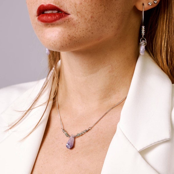 Elegancki srebrny naszyjnik z kryształem|naszyjnik z fioletowym kryształem i apatytem|piękna biżuteria na prezent dla niej|prezent na święta