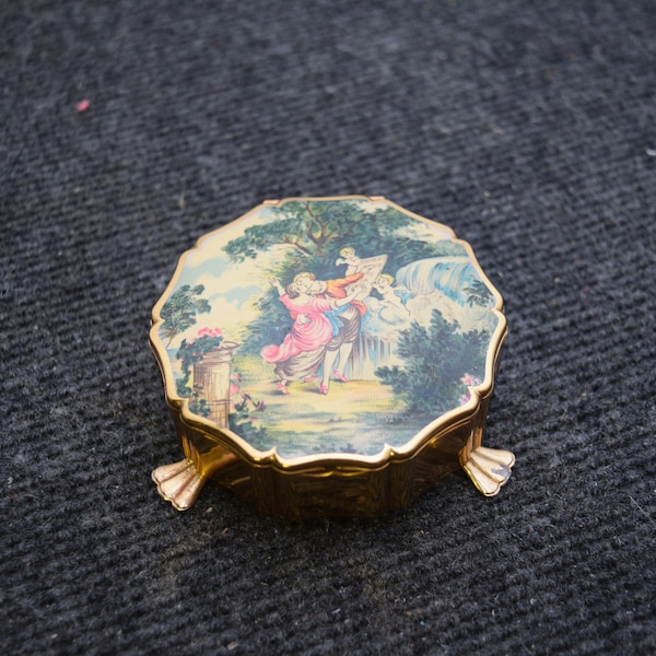 Stratton Couple in Garden Clawed Feet Trinket Jewelry Box Made in England