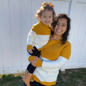 maman et moi pull de poche-blanc et jaune