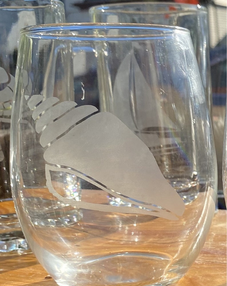 Seashell Wine Glasses Etched Wine Glass Beach Themed Wine Etsy