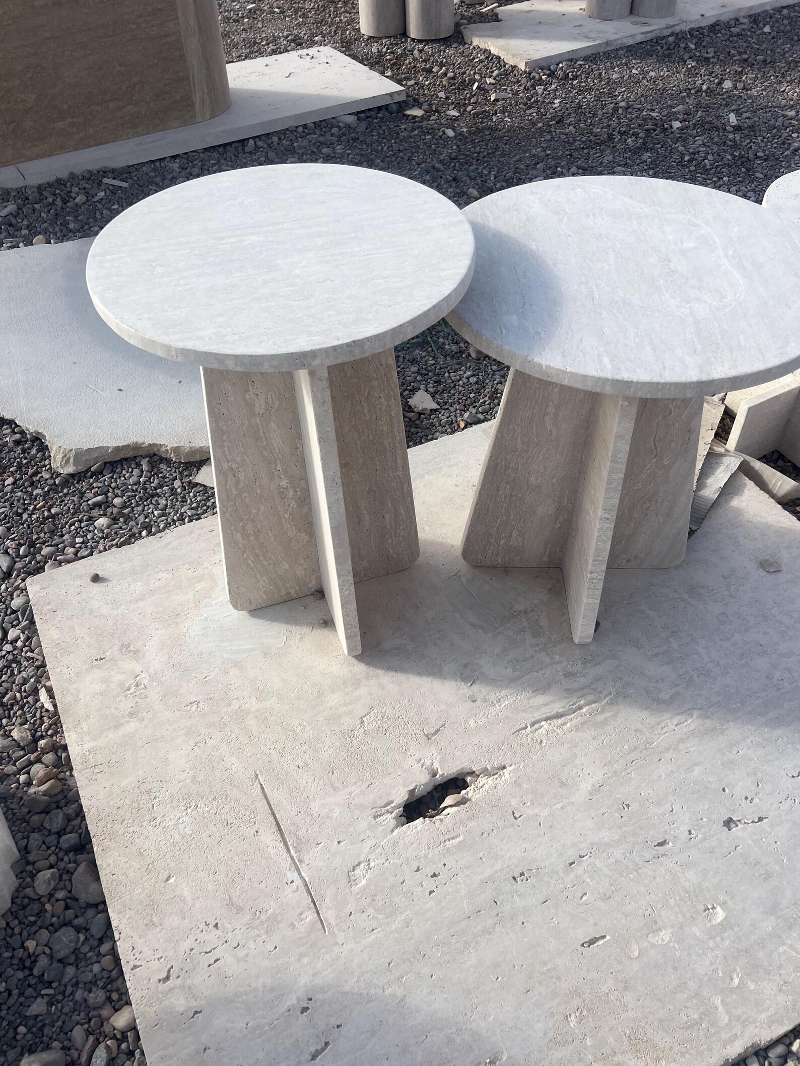 Table D'appoint Sicilienne En Pierre De Lave - Peinte à La Main - 73x65x65 Cm