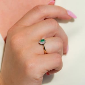 Vintage 9ct Gold Emerald & Diamond Cluster Ring
