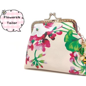 Monedero hecho a mano con estampado floral de piel sintética, color beige, estampado botánico, cierre de beso