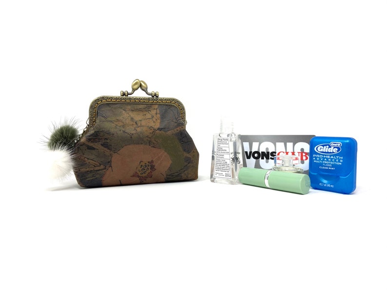 Handmade Green Brown Oriental Japanese Lotus Flower Floral Botanic Printed Kiss Lock Clasp Change Coin Purse Pouch