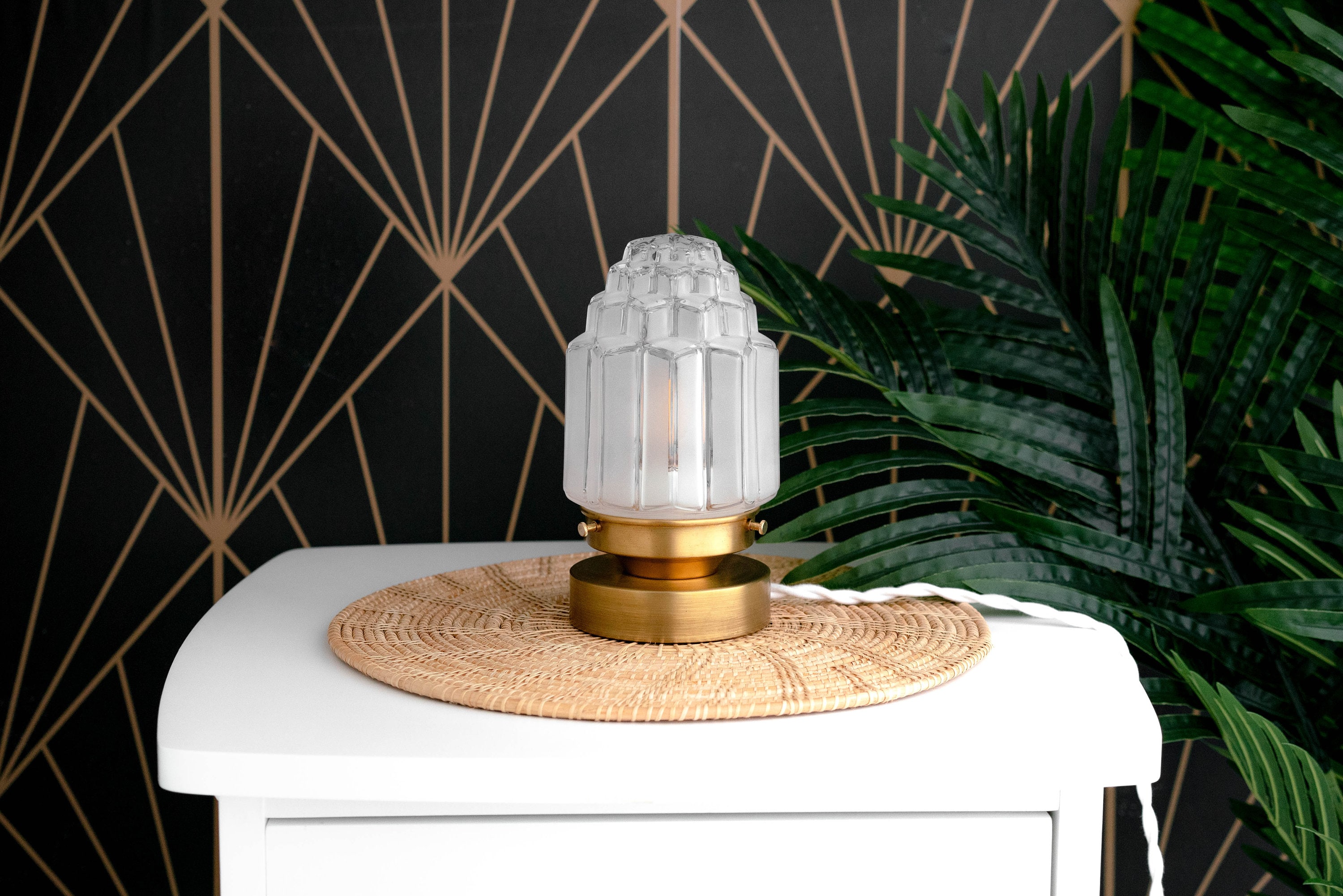 Black globe lamp deals