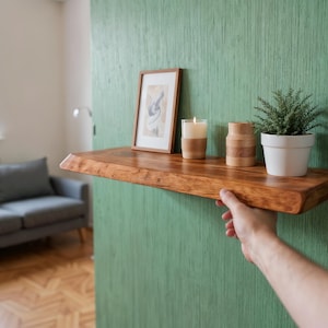 Mensola di lunghezza personalizzata per casa, cucina, ufficio, mensola galleggiante in legno con bordo vivo, mensola da parete rustica con staffa nascosta, mensola decorativa in legno massello