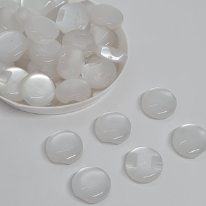 Bottoni bianchi con gambo effetto moonglow Set di 6 bottoni bianchi lucidi in acrilico da sposa Bottoni in perla per abito da sposa