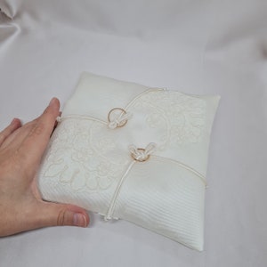 Wedding ring bearer pillow Ivory lace ring holder image 5