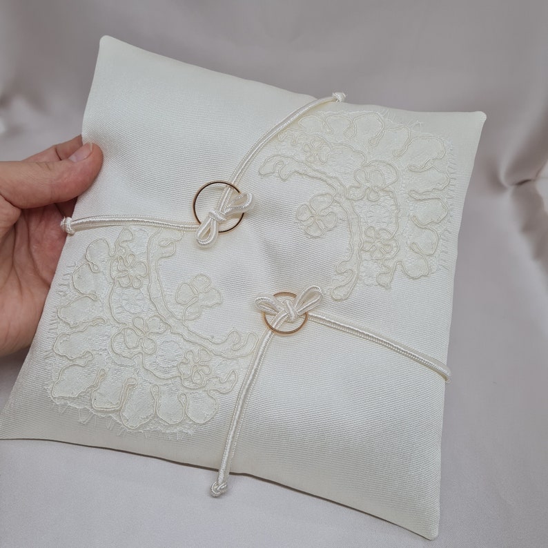 Wedding ring bearer pillow Ivory lace ring holder image 1