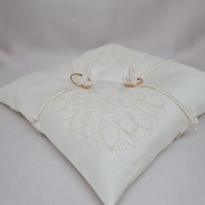 Wedding ring bearer pillow Ivory lace ring holder image 3