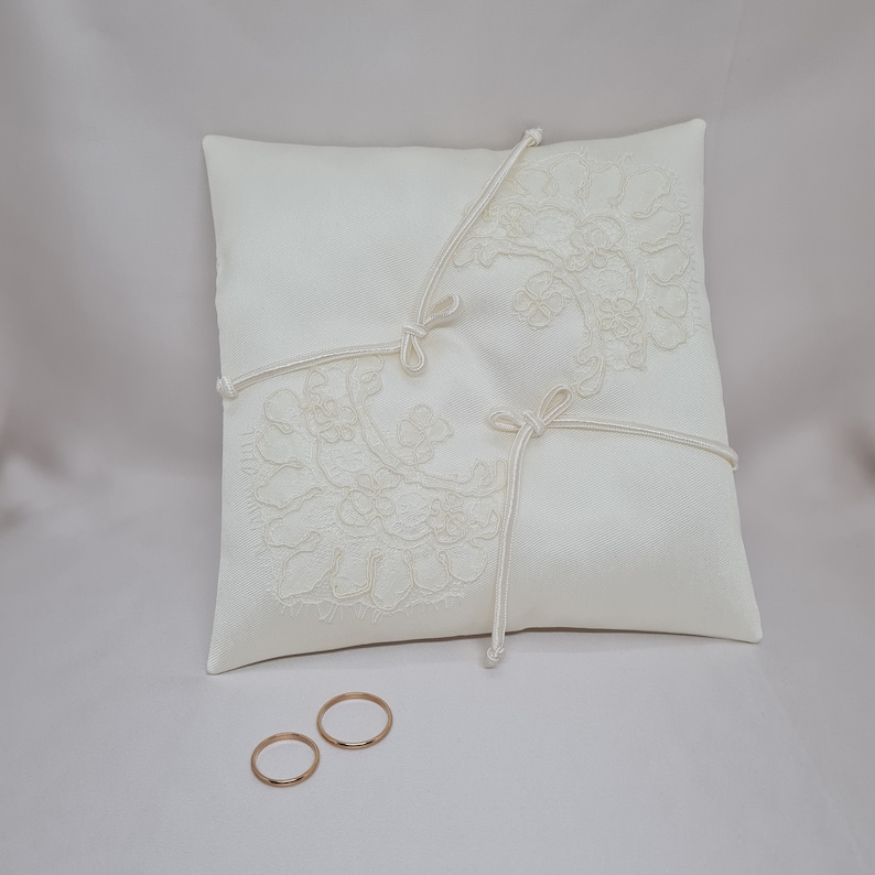 Wedding ring bearer pillow Ivory lace ring holder image 7