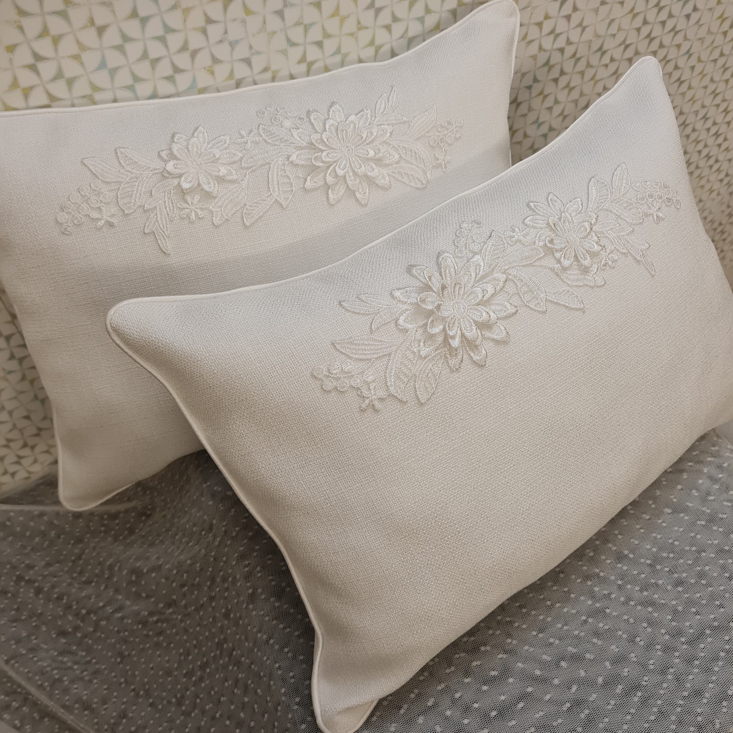 Wedding Pillows for Kneeling With 3D Lace Applique off White Kneel