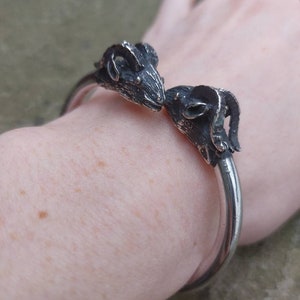 Vintage Rams Heads Bangle. Opening Bangle with Hinge. Vintage 1960s Original Fashion Bracelet. European Made Silver.